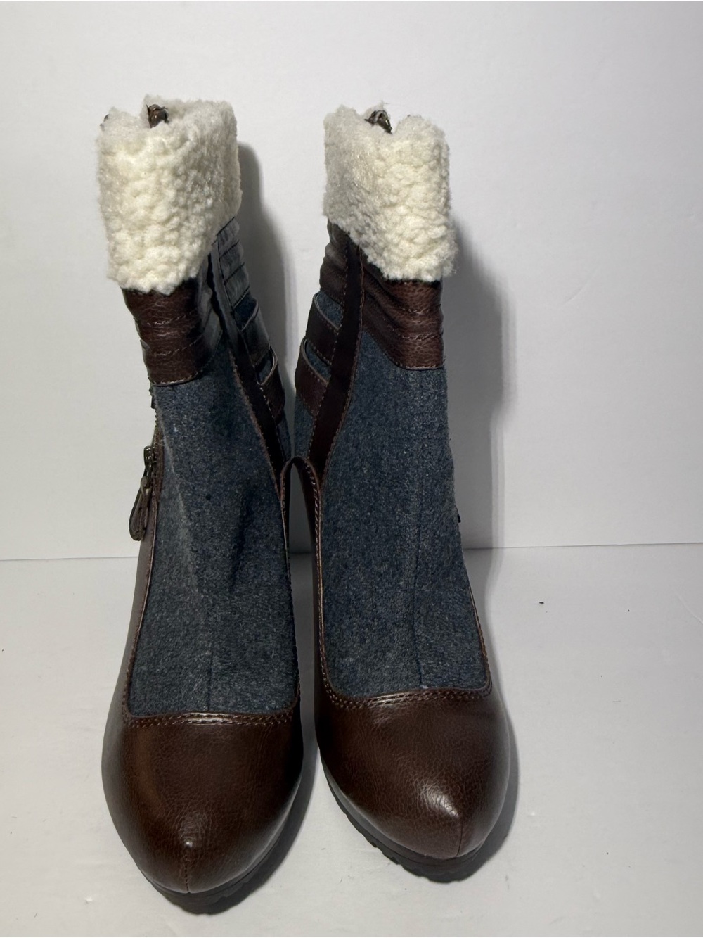 😍ELLE Women’s Brown & Gray Faux-Shearling Ankle Heeled Boots size 9